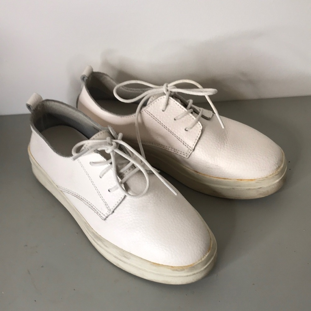 White Leather Laced up shoe